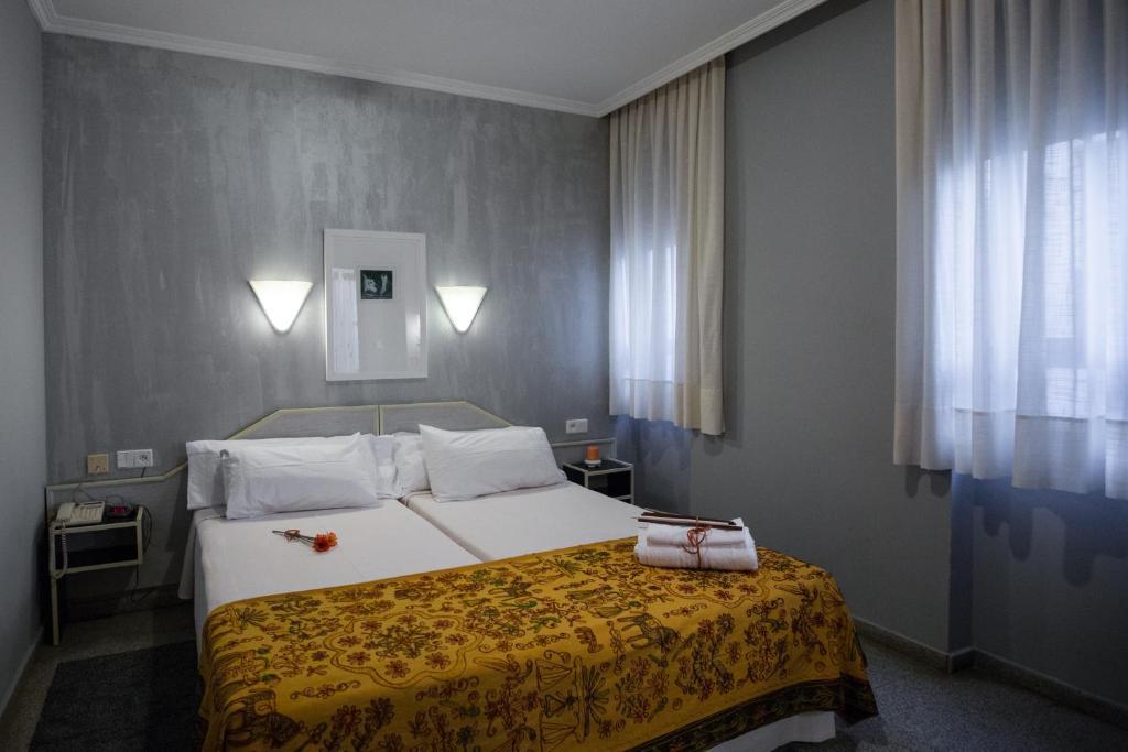 Hostal Paris Valladolid Eksteriør bilde